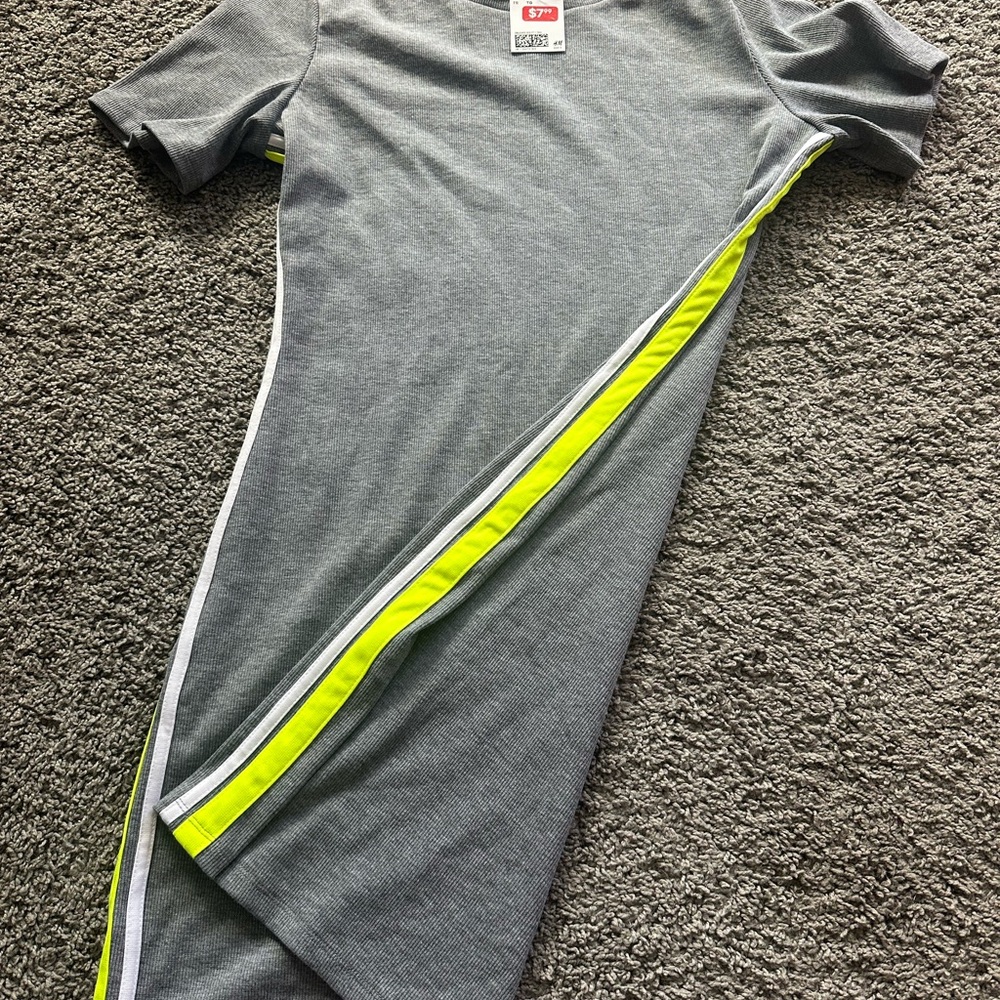 H&M Gray Ribbed Top - Picture 2 of 3